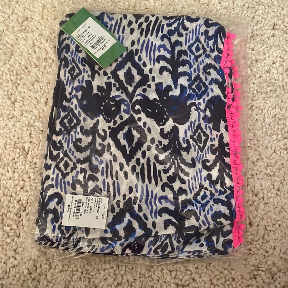 NWT Lilly Pulitzer infinity scarf